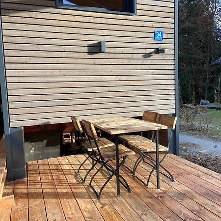 Modernes Tinyhouse Trailer Cabins Am Waldrand - Mit Seezugang エーギング エクステリア 写真