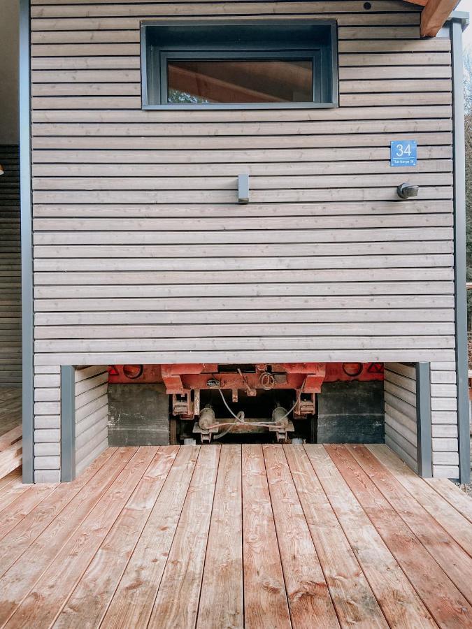 Modernes Tinyhouse Trailer Cabins Am Waldrand - Mit Seezugang エーギング エクステリア 写真