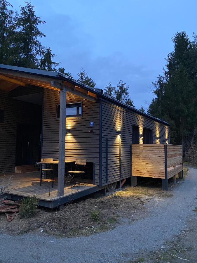 Modernes Tinyhouse Trailer Cabins Am Waldrand - Mit Seezugang エーギング エクステリア 写真