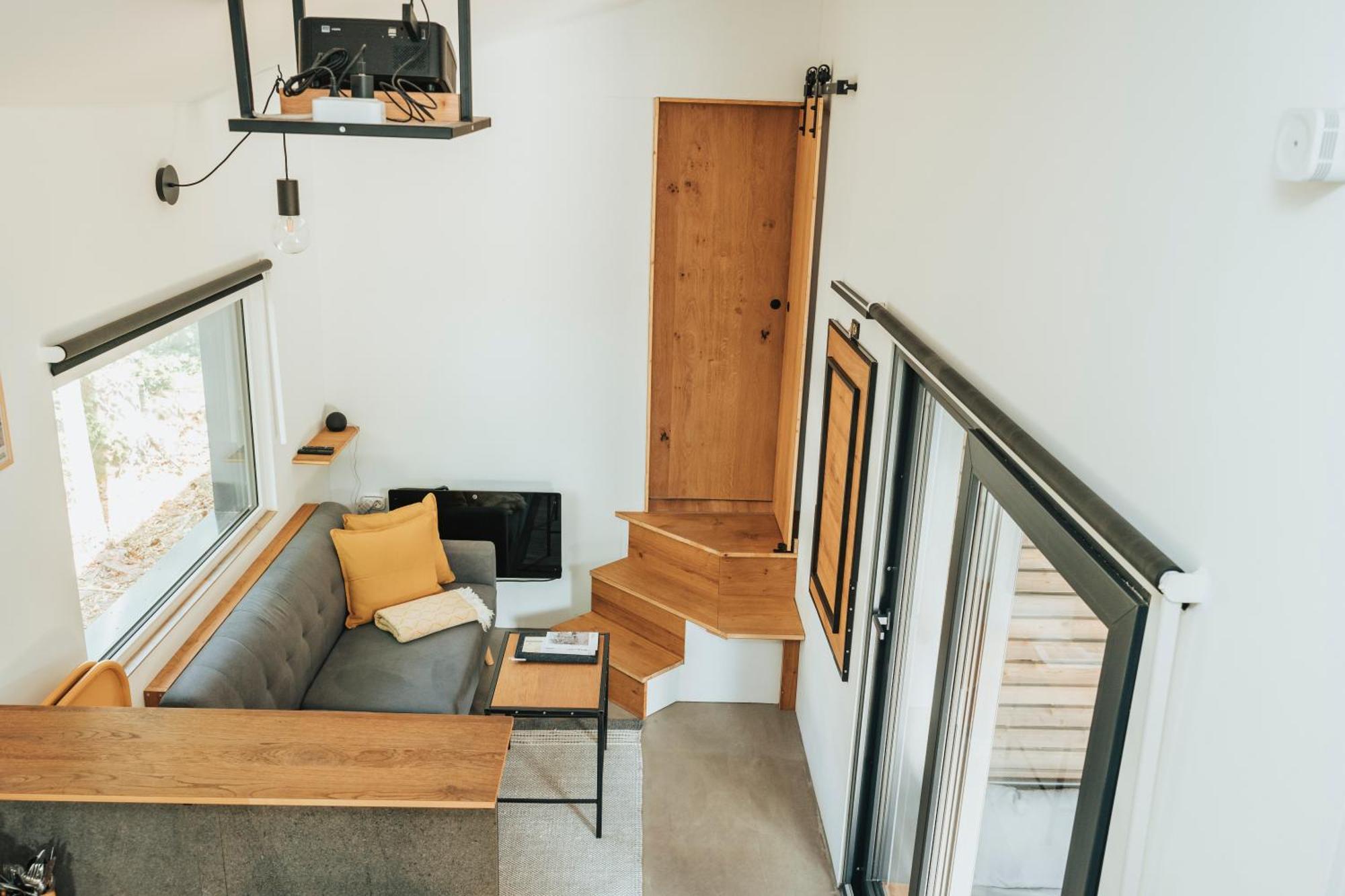 Modernes Tinyhouse Trailer Cabins Am Waldrand - Mit Seezugang エーギング エクステリア 写真