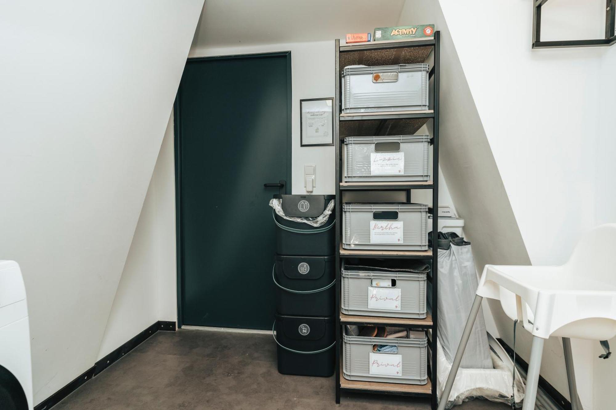 Modernes Tinyhouse Trailer Cabins Am Waldrand - Mit Seezugang エーギング エクステリア 写真