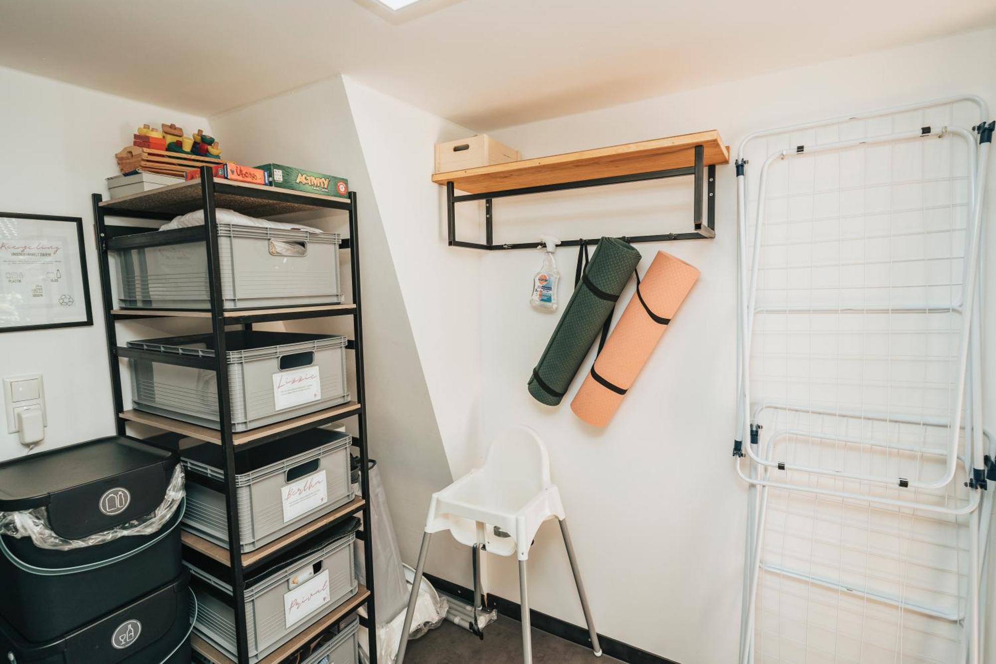Modernes Tinyhouse Trailer Cabins Am Waldrand - Mit Seezugang エーギング エクステリア 写真