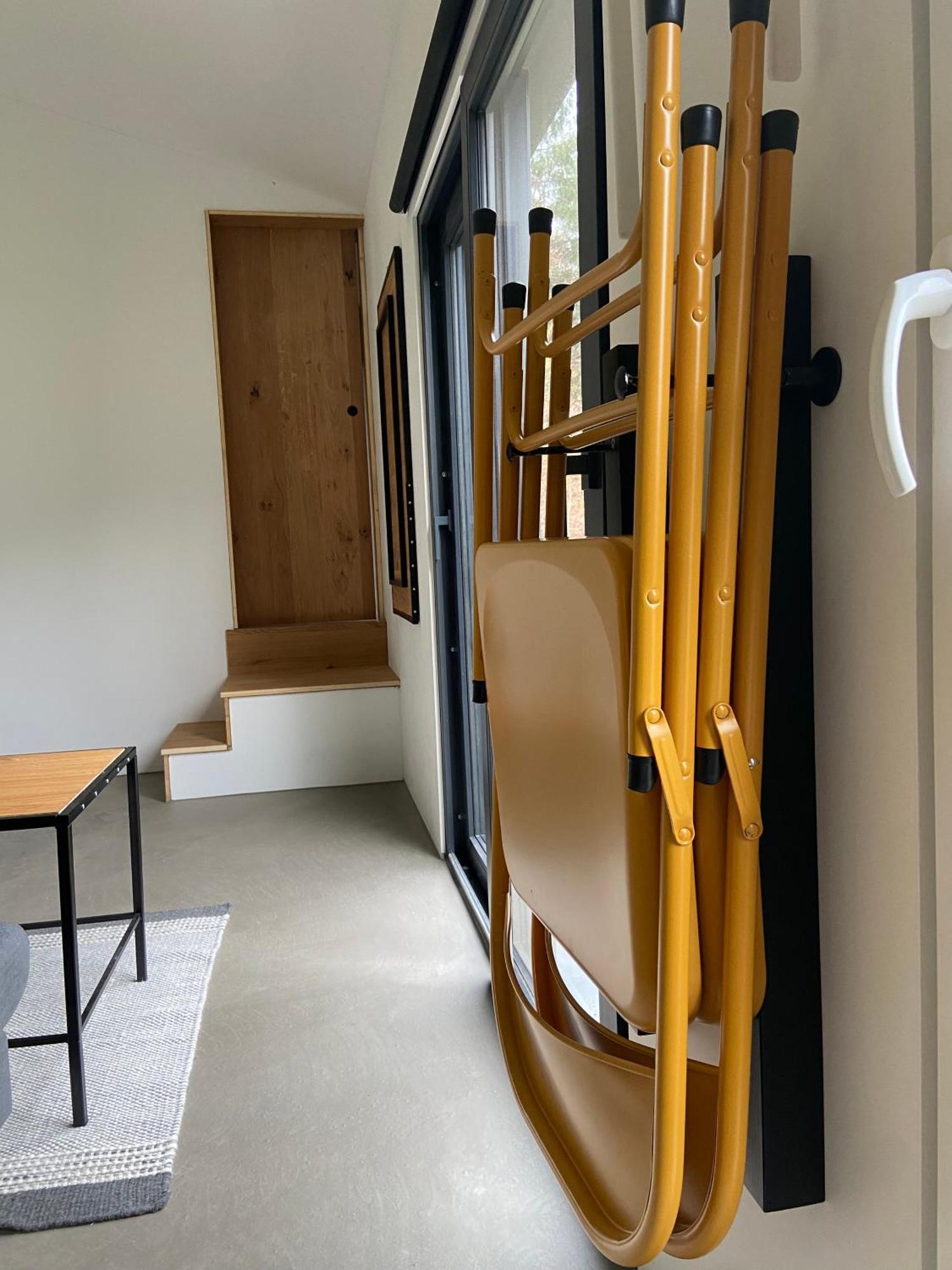 Modernes Tinyhouse Trailer Cabins Am Waldrand - Mit Seezugang エーギング エクステリア 写真