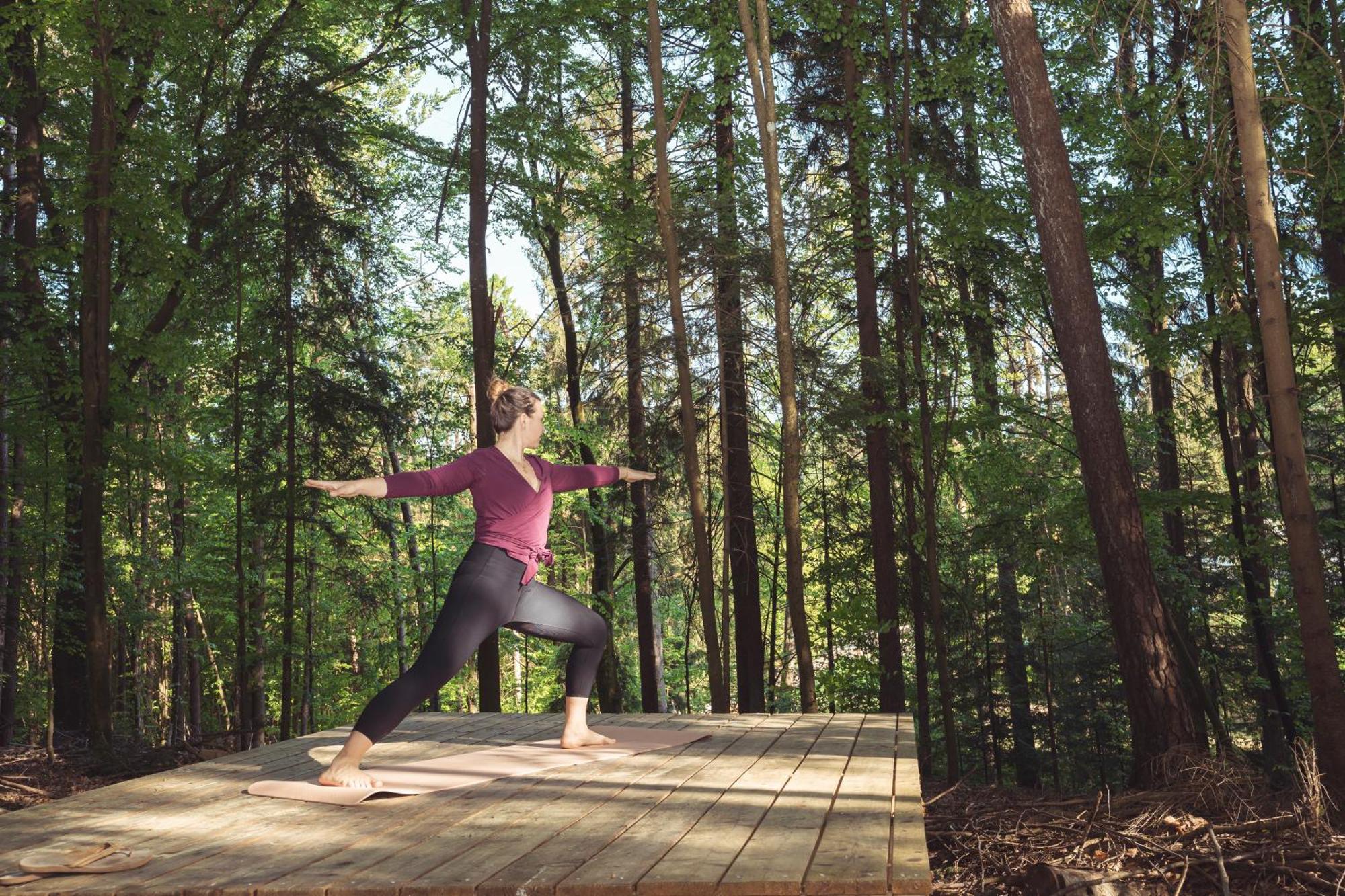 Modernes Tinyhouse Trailer Cabins Am Waldrand - Mit Seezugang エーギング エクステリア 写真
